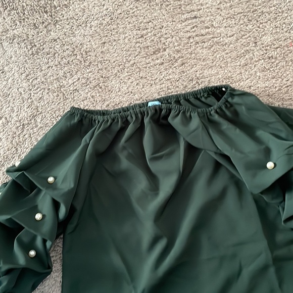 Off shoulder army green top with pearls - Picture 5 of 5